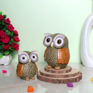 Handcrafted Owl Figurine Set – Decorative Showpiece With Two Different Sizes (Large: 13cm H x 9cm L x 9cm D, Small: 10cm H x 7cm L x 7cm D) - Image 1